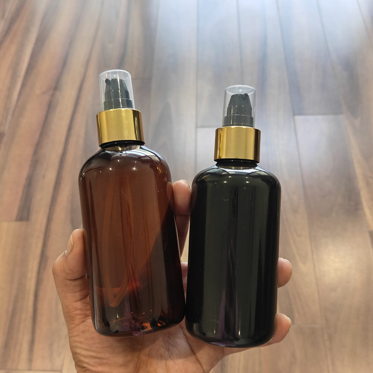 200ml Short Boston PET Bottle with Gold/Silver Neck Serum Pump