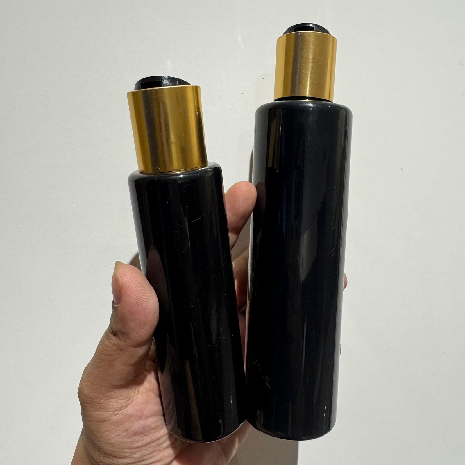 Cosmetic Sleek Pet Bottle with Gold Disc Cap - (100ml/ 200ml)