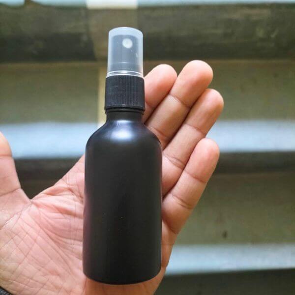 Matte Black Glass Bottle + Spray Pump (Black)