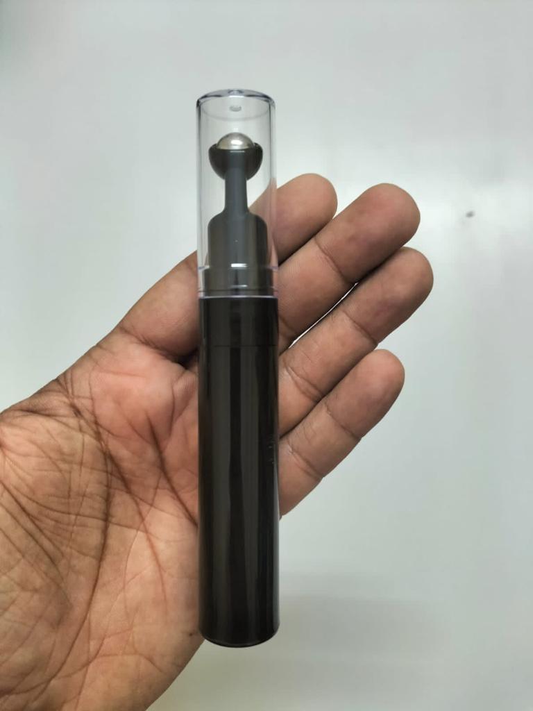 Under Eye Airless Roll On (15 ml)