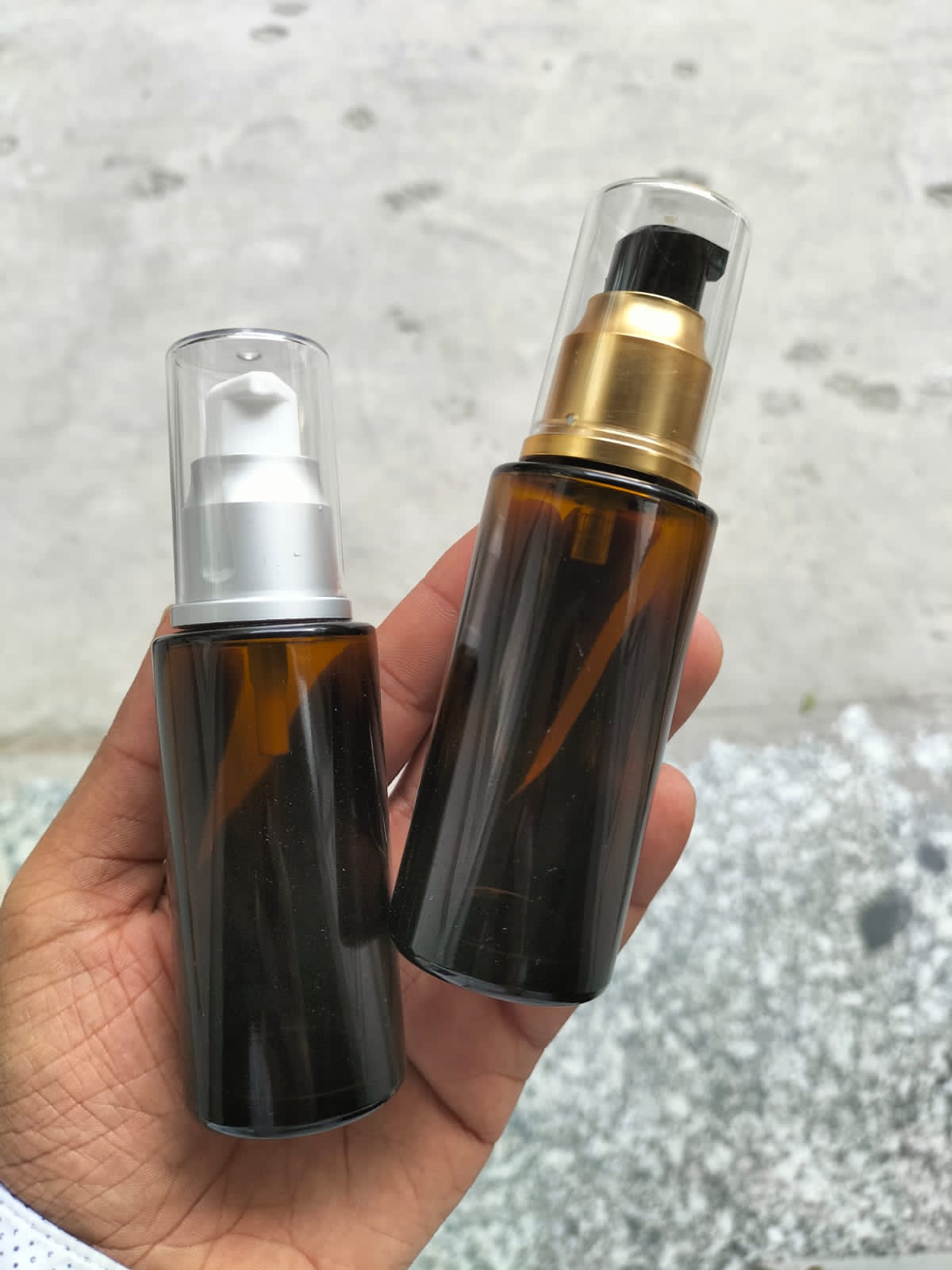 Flat Shoulder Glass Bottle with Gold / Silver Serum Pump- (30ml,50ml,100ml)