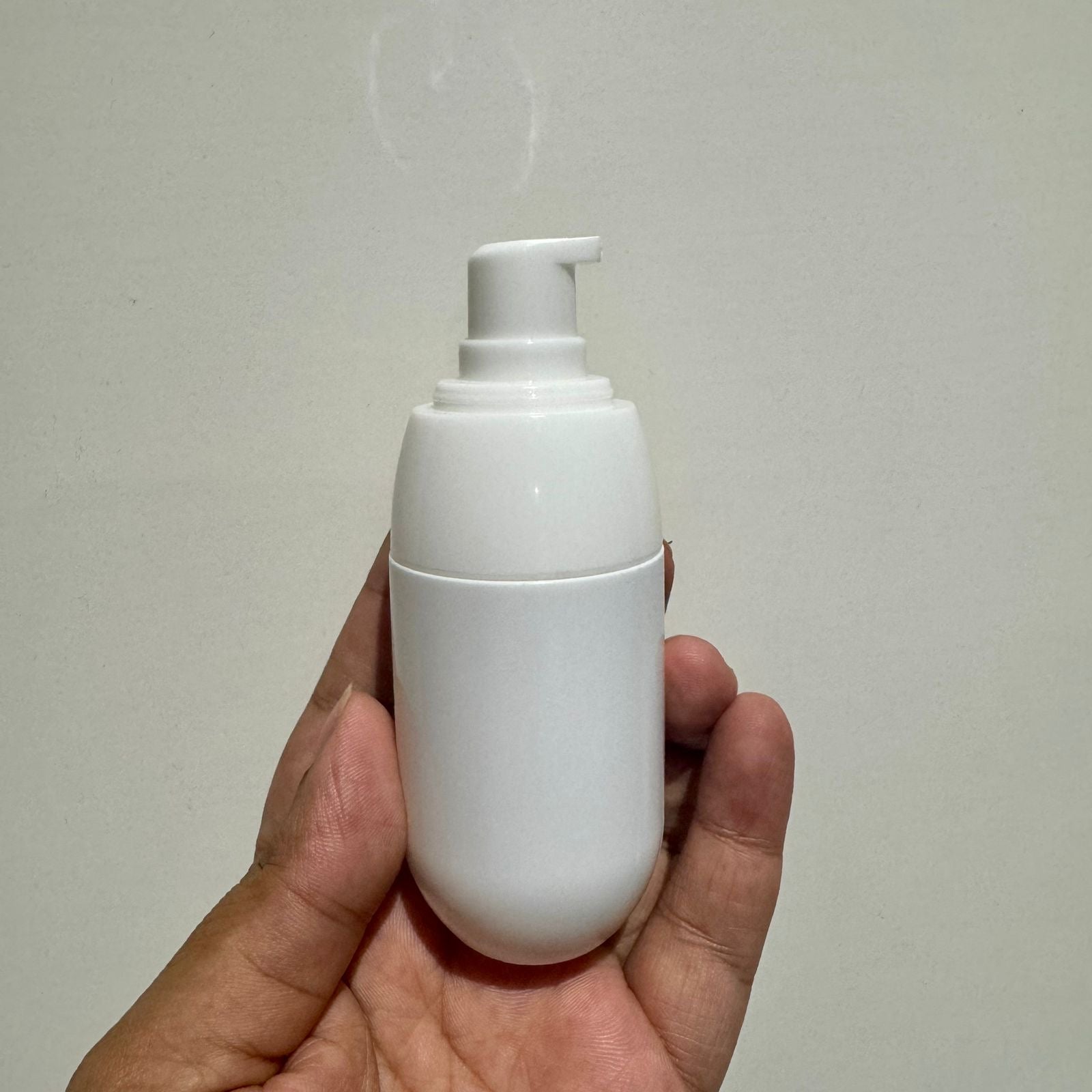 Cosmetic Capsule Premium Pet Bottle with Premium Serum Pump - White (50ml/ 100ml)