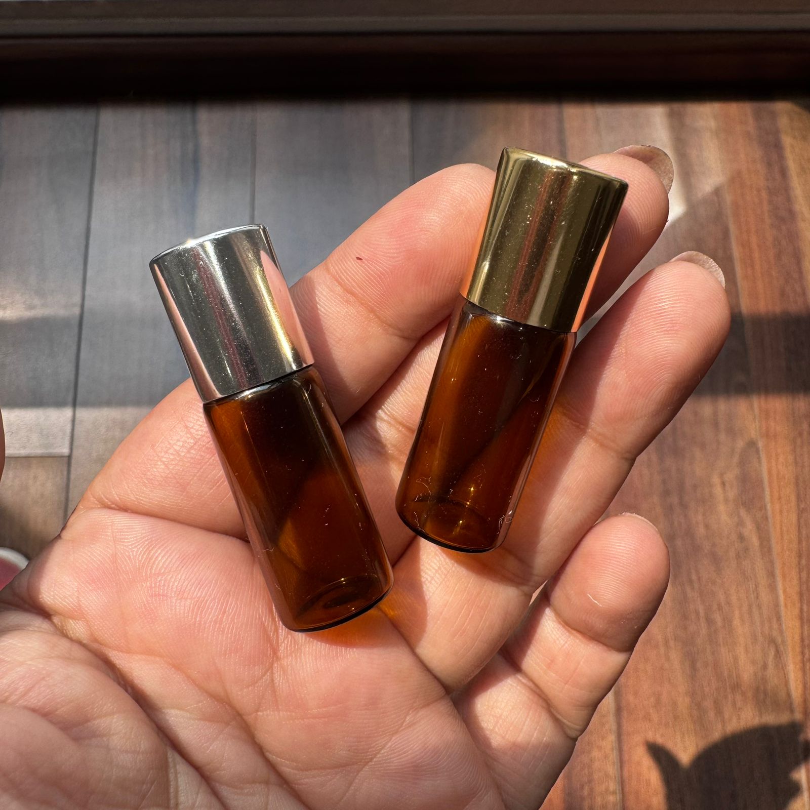 2ml & 3ml Amber Glass Roll On Bottles with Metal Roll On